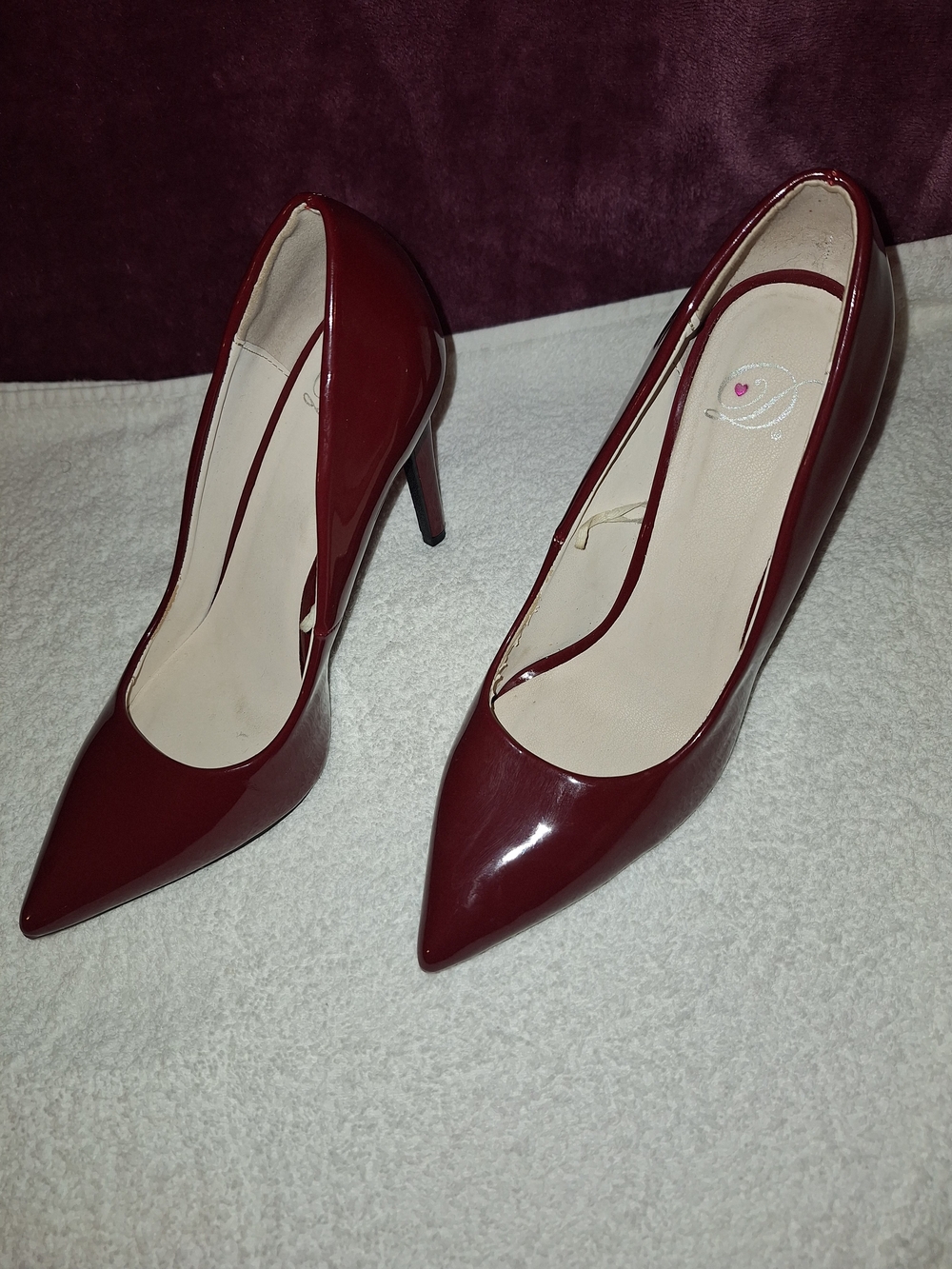 DELICIOUS SHOES Women's Burgundy Patent Pointed Toe High Heels